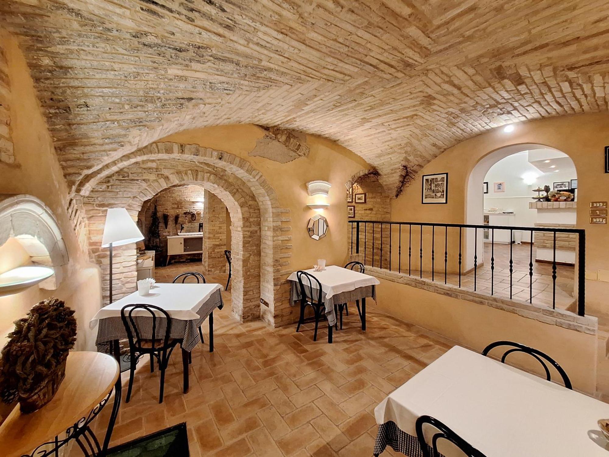 Hotel Lauri Macerata Buitenkant foto