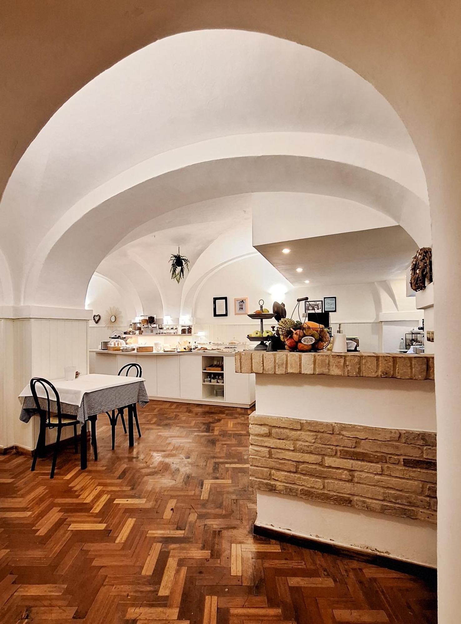 Hotel Lauri Macerata Buitenkant foto